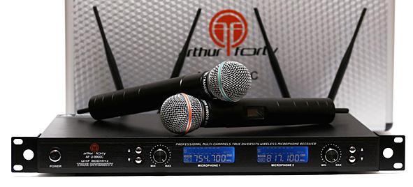 Arthur Forty U-9900C Вокальная радиосистема с 2 ручными микрофон